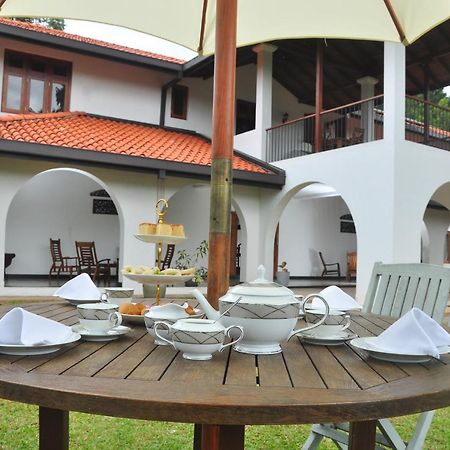 Villa Nilmalee Гампола Екстериор снимка